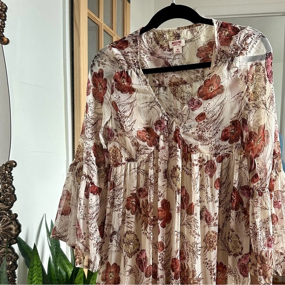 MOSSIMO IVORY FLORAL TIERED DRESS - Picture 3 of 13